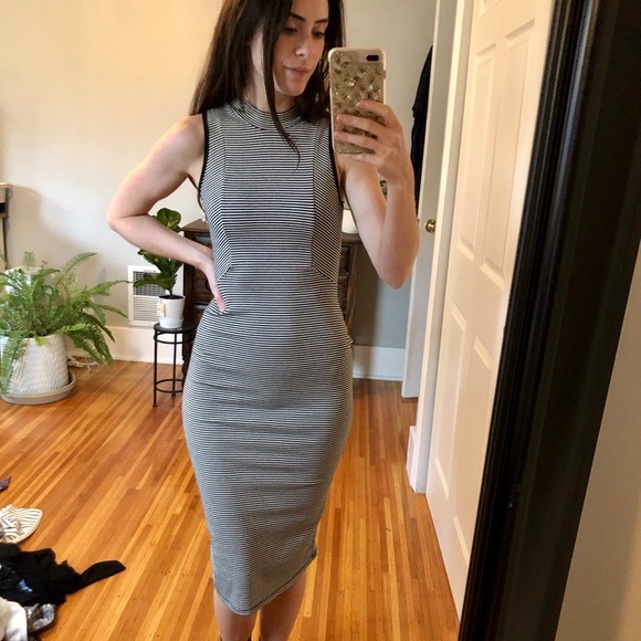 Mock neck dress - Picture 1 of 5